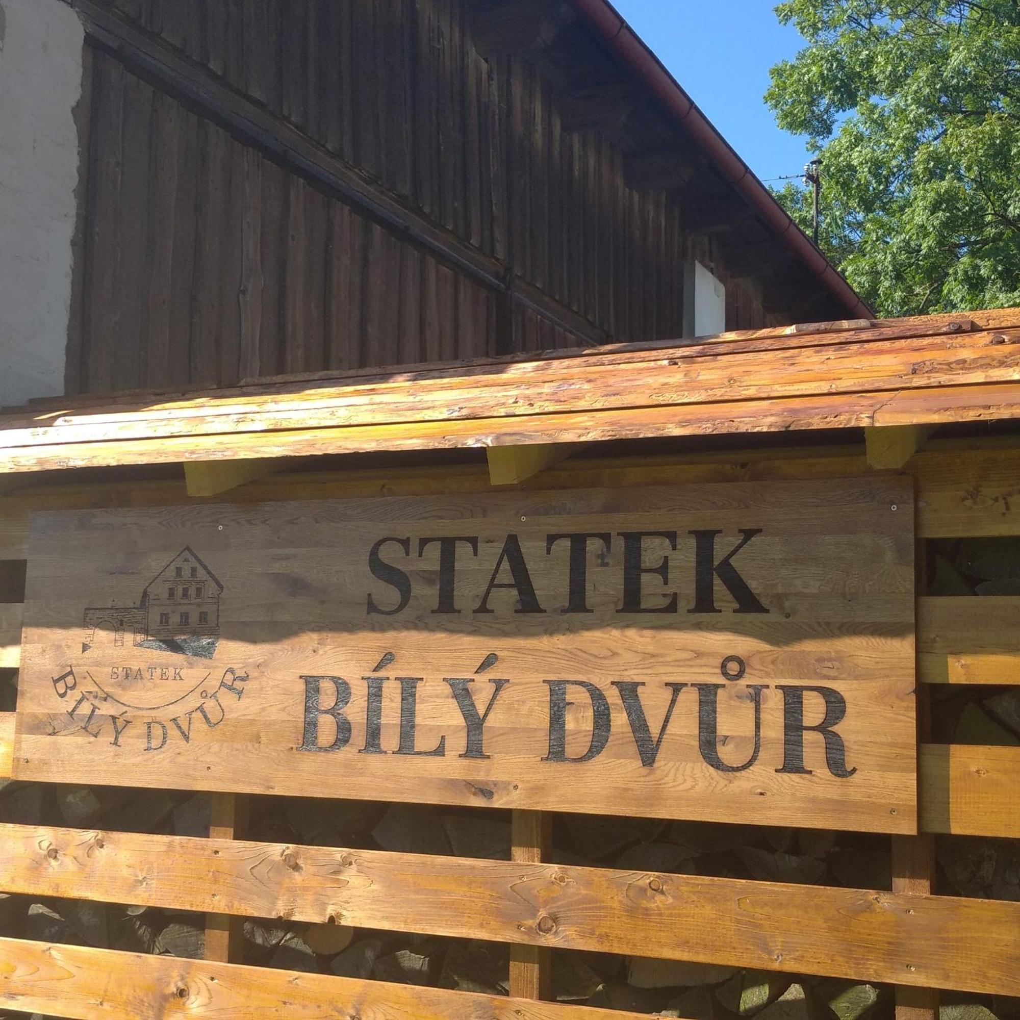 Statek Bily Dvur - Bely Hotel Machov Exterior photo